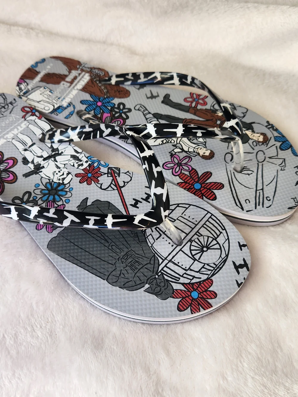 Vera Bradley x Star Wars Floral Flip Flops - Gray Size 7-8 - Picture 2 of 5
